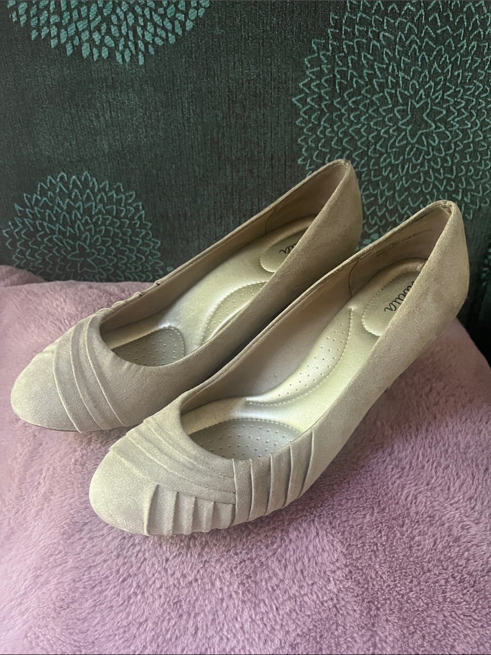 Abella Comfort Taupe Suede Pleated Heels